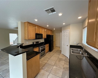 840 Percy Arms Street - Photo Thumbnail 9