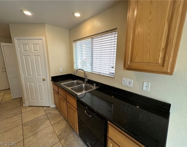 840 Percy Arms Street - Photo Thumbnail 10