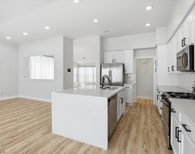 9569 Teton Diablo Avenue - Photo Thumbnail 5