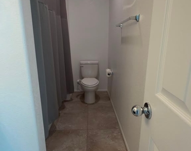 10610 Sariah Skye Avenue - Photo Thumbnail 17