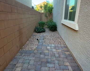 10610 Sariah Skye Avenue - Photo Thumbnail 11