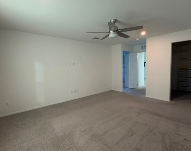 10610 Sariah Skye Avenue - Photo Thumbnail 19