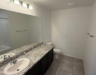 10610 Sariah Skye Avenue - Photo Thumbnail 31