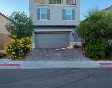 10610 Sariah Skye Avenue - Photo Thumbnail 2