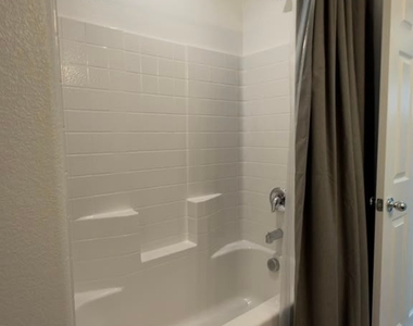10610 Sariah Skye Avenue - Photo Thumbnail 30