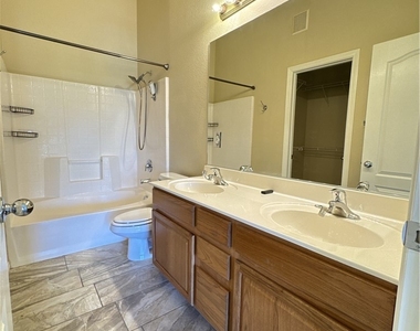 316 Fountain Crossing Lane - Photo Thumbnail 14
