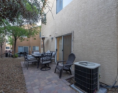 10380 Commanche Moon Avenue - Photo Thumbnail 32