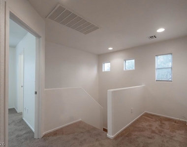 10380 Commanche Moon Avenue - Photo Thumbnail 15