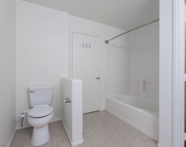 10380 Commanche Moon Avenue - Photo Thumbnail 22