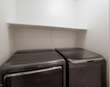 10380 Commanche Moon Avenue - Photo Thumbnail 30