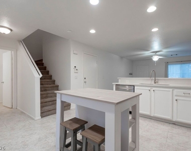 10380 Commanche Moon Avenue - Photo Thumbnail 9