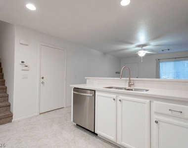 10380 Commanche Moon Avenue - Photo Thumbnail 10