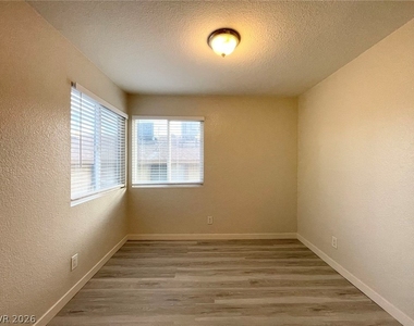 1834 N Decatur Boulevard - Photo Thumbnail 10