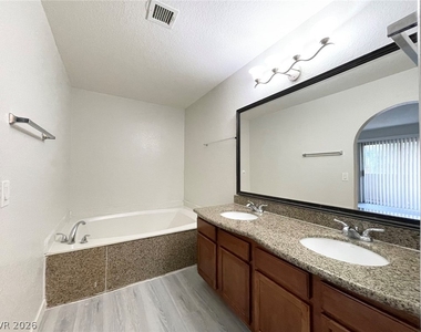 1834 N Decatur Boulevard - Photo Thumbnail 13