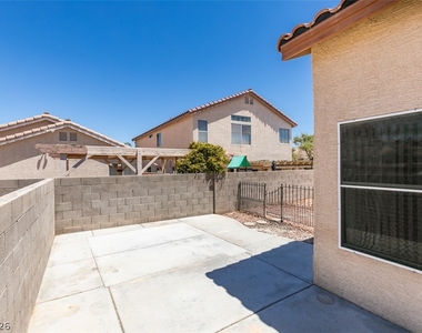 8168 W Gilmore Avenue - Photo Thumbnail 35