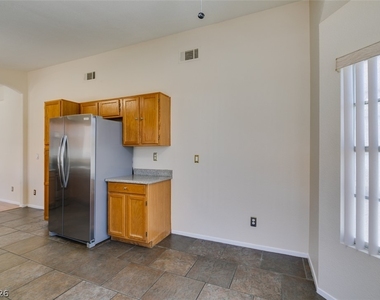 8168 W Gilmore Avenue - Photo Thumbnail 19