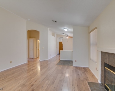 8168 W Gilmore Avenue - Photo Thumbnail 8