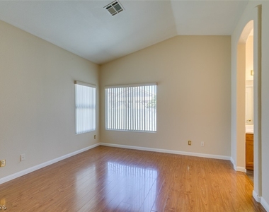8168 W Gilmore Avenue - Photo Thumbnail 30