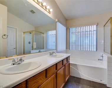 8168 W Gilmore Avenue - Photo Thumbnail 33