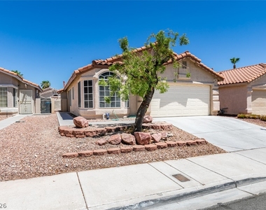 8168 W Gilmore Avenue - Photo Thumbnail 1