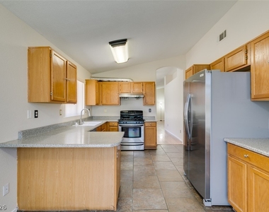 8168 W Gilmore Avenue - Photo Thumbnail 21