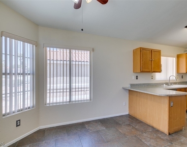 8168 W Gilmore Avenue - Photo Thumbnail 18