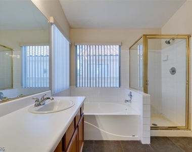 8168 W Gilmore Avenue - Photo Thumbnail 34