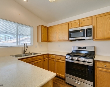 8216 Ogee Drive - Photo Thumbnail 16