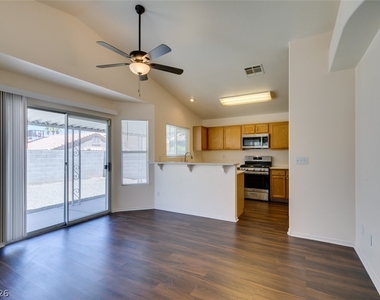 8216 Ogee Drive - Photo Thumbnail 10