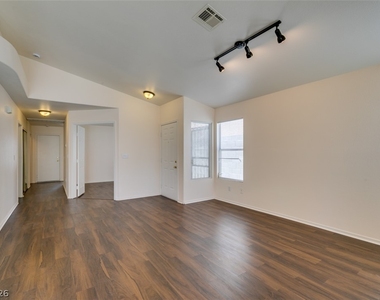 8216 Ogee Drive - Photo Thumbnail 7