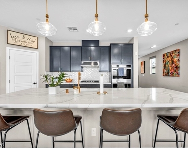 2394 Bellinzona Place - Photo Thumbnail 10