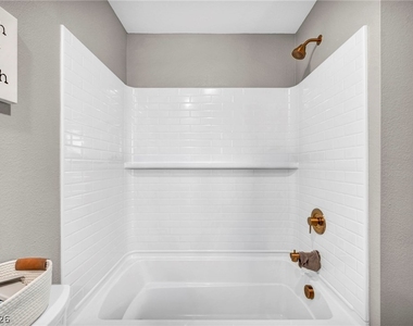 2394 Bellinzona Place - Photo Thumbnail 33