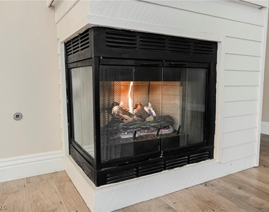 2343 Brockton Way - Photo Thumbnail 15