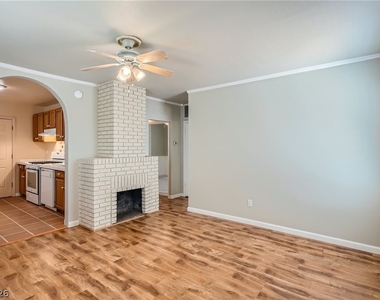 1933 Allen Avenue - Photo Thumbnail 3