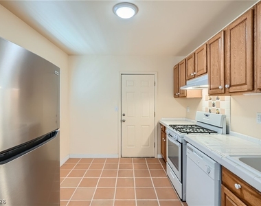 1933 Allen Avenue - Photo Thumbnail 2