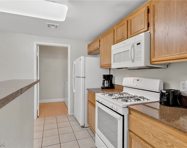 10001 Peace Way - Photo Thumbnail 11
