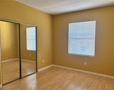302 Turtle Peak Avenue - Photo Thumbnail 7