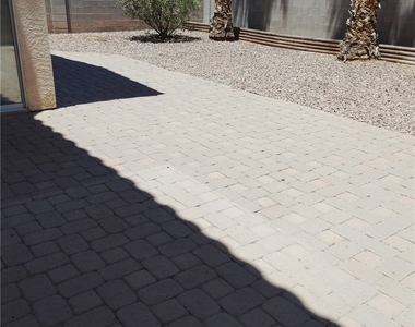 302 Turtle Peak Avenue - Photo Thumbnail 10
