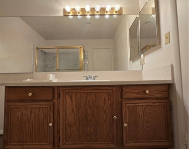 2180 Pinetop Lane - Photo Thumbnail 14