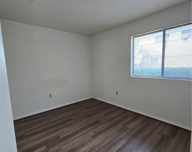 2180 Pinetop Lane - Photo Thumbnail 12