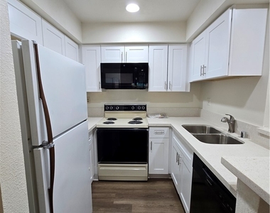 2180 Pinetop Lane - Photo Thumbnail 8