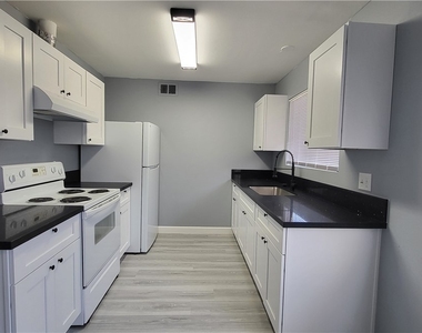 3240 N Michael Way - Photo Thumbnail 4