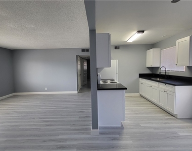 3240 N Michael Way - Photo Thumbnail 1