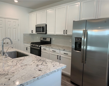 8179 Skye Plum Street - Photo Thumbnail 6