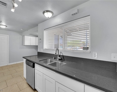 2221 Santa Clara Drive - Photo Thumbnail 9