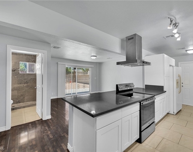2221 Santa Clara Drive - Photo Thumbnail 8