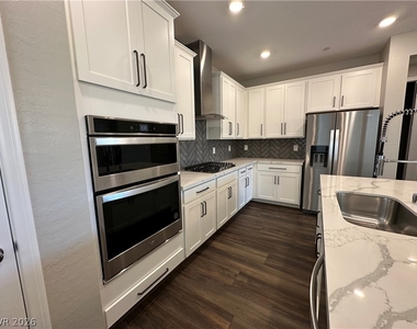11617 Cedar Shore Avenue - Photo Thumbnail 6