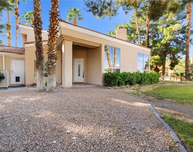 7600 Painted Dunes Drive - Photo Thumbnail 2