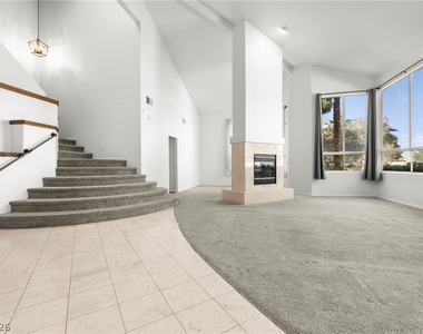 7600 Painted Dunes Drive - Photo Thumbnail 3
