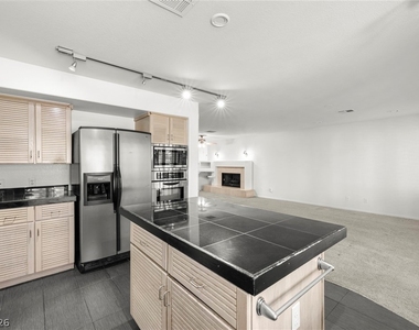 7600 Painted Dunes Drive - Photo Thumbnail 12
